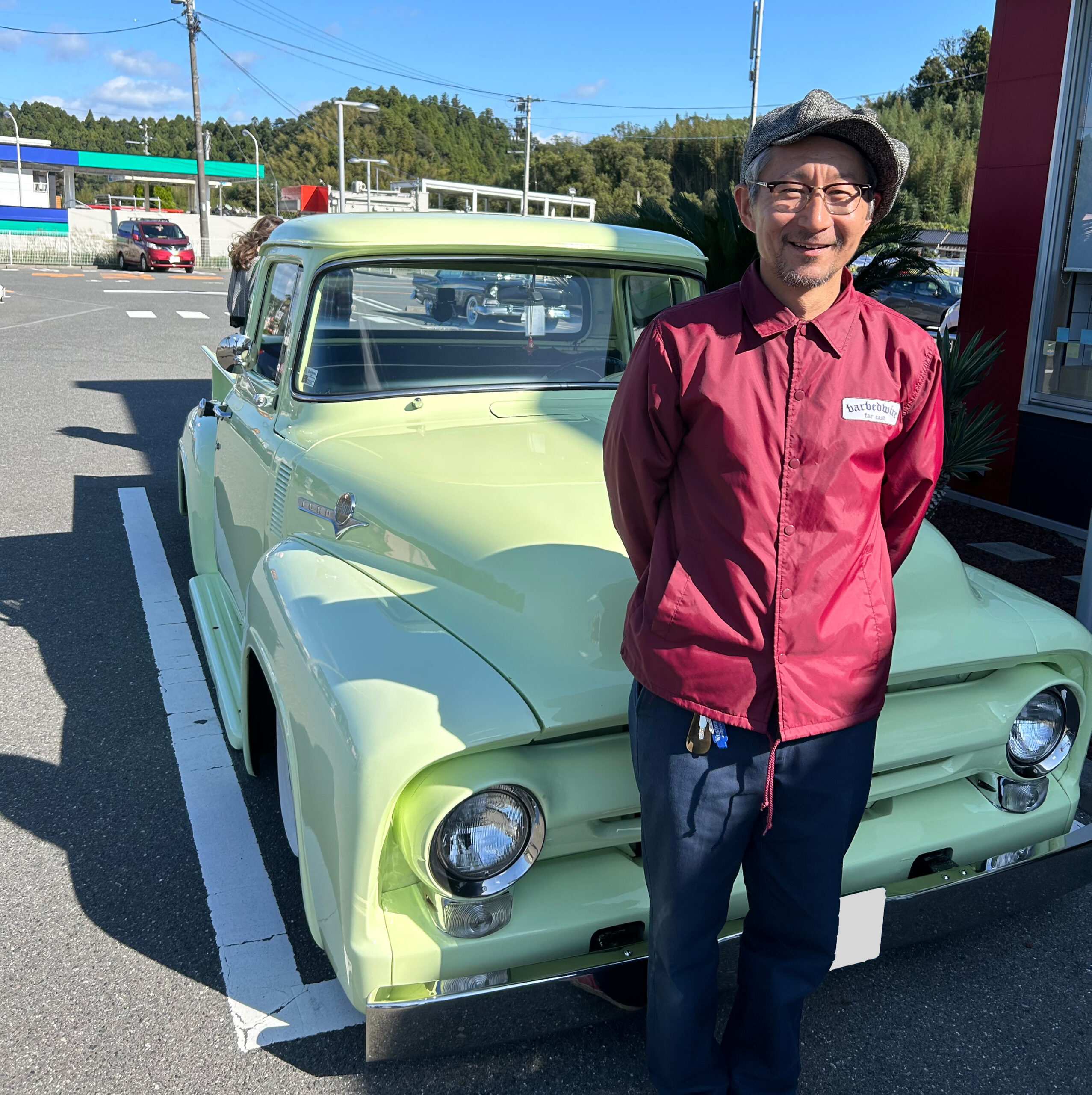 I.C.C.Aリーダーの桑原 薫さんと愛車の1956年Ford F100