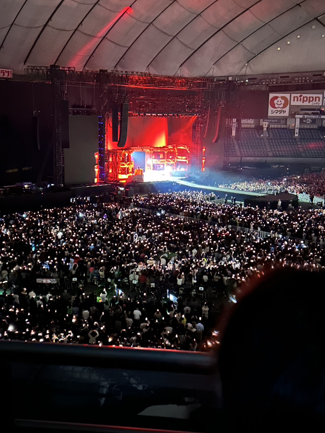 東京ドームで開催されたレディー・ガガのライブ会場のバルコニー席から